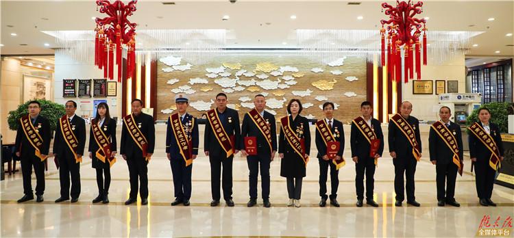 2020年慶陽市13名省級(jí)勞模和先進(jìn)工作者載譽(yù)歸來