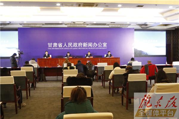慶陽市8個縣（區(qū)）、570個貧困村、14.99萬戶61.05萬貧困人口全部脫貧