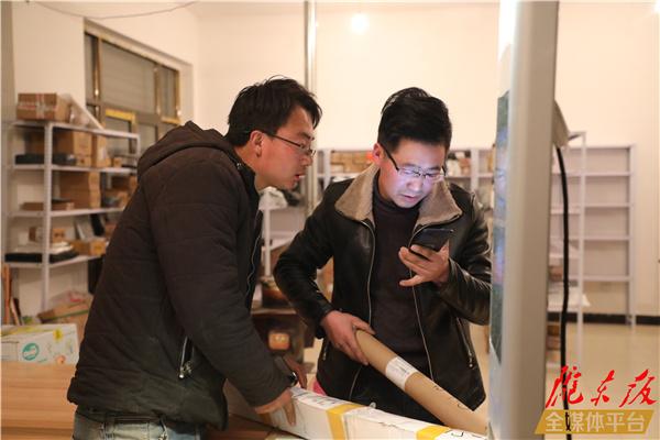 【新春走基層】郭建勇:建好快遞服務(wù)站 農(nóng)民買(mǎi)賣更方便