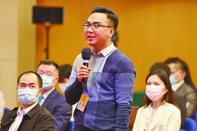“走過千山萬水，從沒有忘卻來時的路”