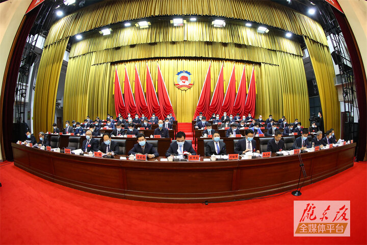 【市兩會視頻海報】努力開創(chuàng)新時代慶陽政協(xié)工作新局面，為推動慶陽老區(qū)全面振興作出新的更大貢獻(xiàn)！
