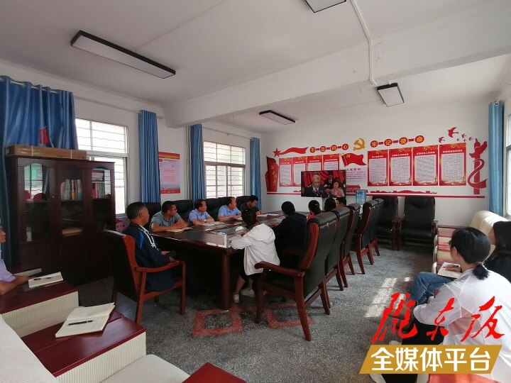 汲取奮進(jìn)力量 走好趕考之路——慶陽市干部群眾收聽收看省第十四次黨代會(huì)開幕會(huì)直播