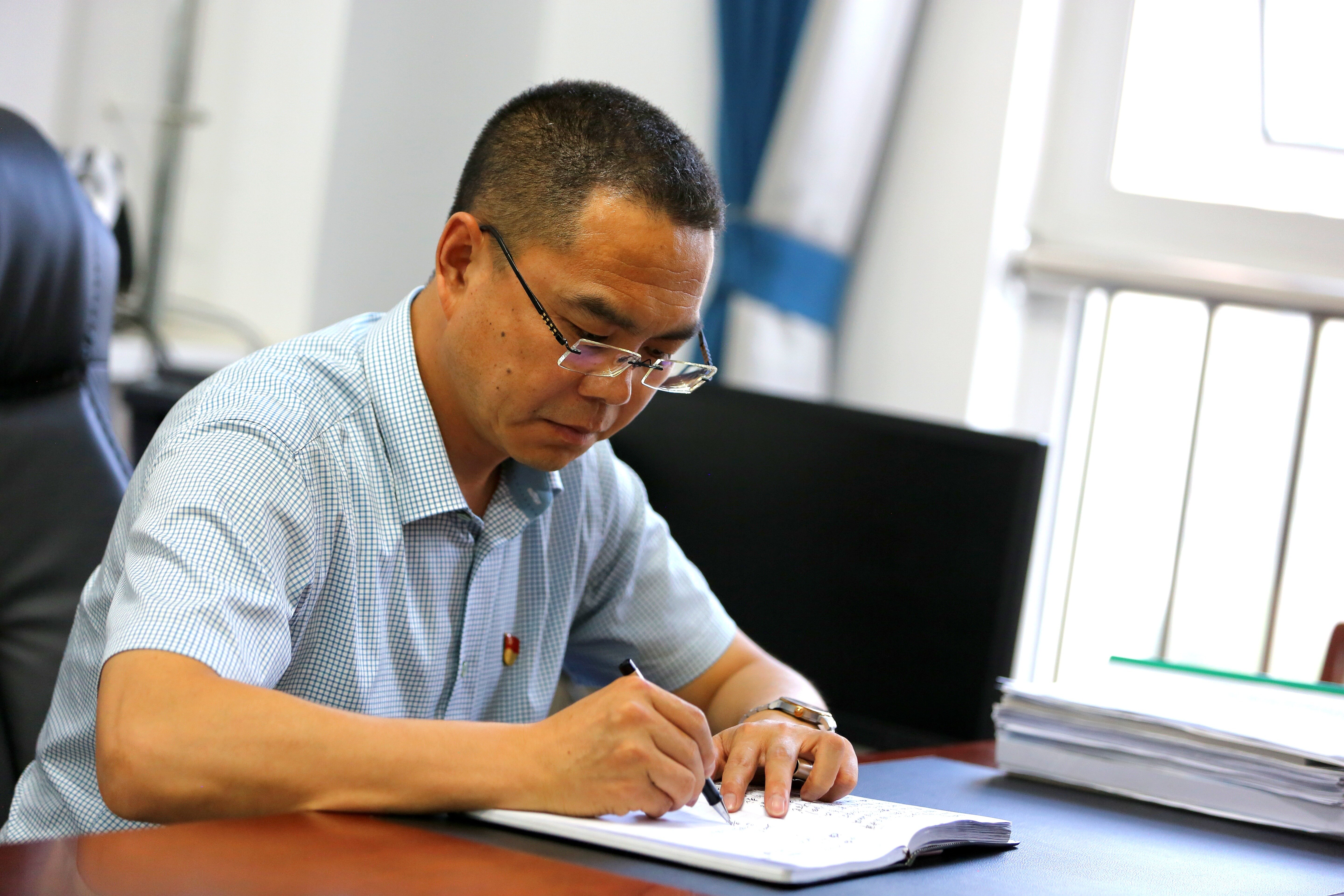 聚焦內(nèi)涵謀新篇 推動發(fā)展開新局——訪慶陽四中黨總支書記、校長齊建偉