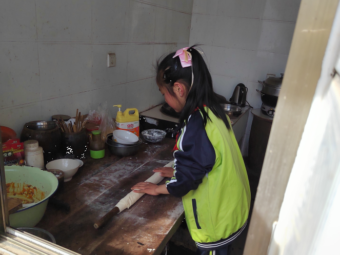【新時代慶陽好少年·高文靜】稚肩擔孝義，自強逐光行