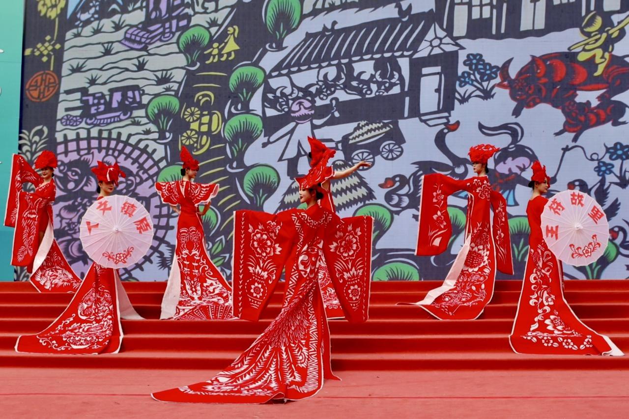 【攝影報道】慶陽非遺文化節(jié)目精彩亮相龍城，助興甘肅文旅演藝天水惠民演出季