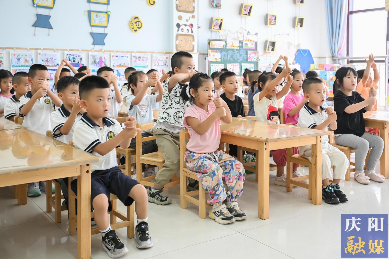 【攝影報(bào)道】慶陽(yáng)市中小學(xué)、幼兒園迎來(lái)新學(xué)年開(kāi)學(xué)季