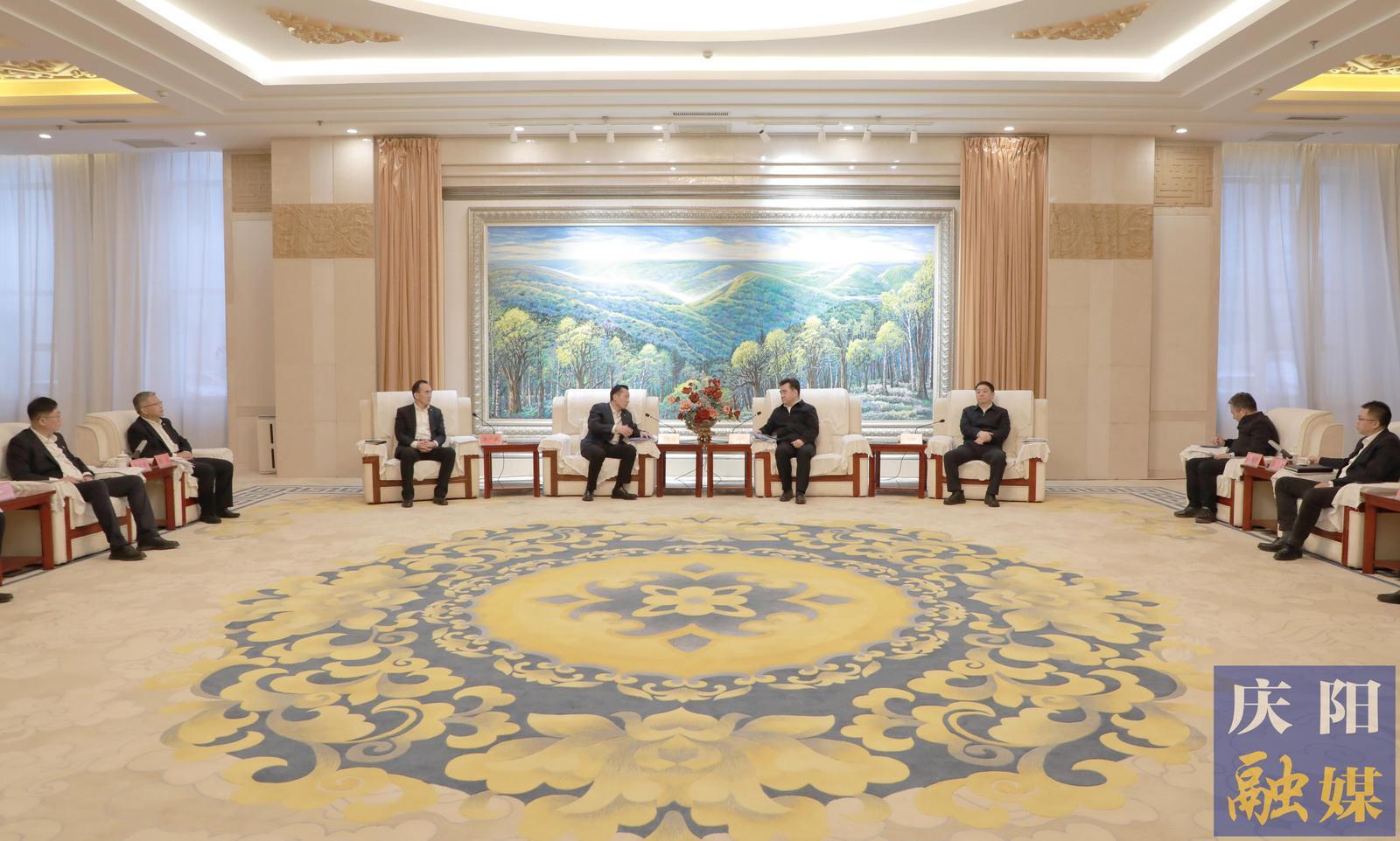 黃澤元周繼軍與中國鐵塔甘肅省分公司黨委書記、總經(jīng)理戴海兵一行座談