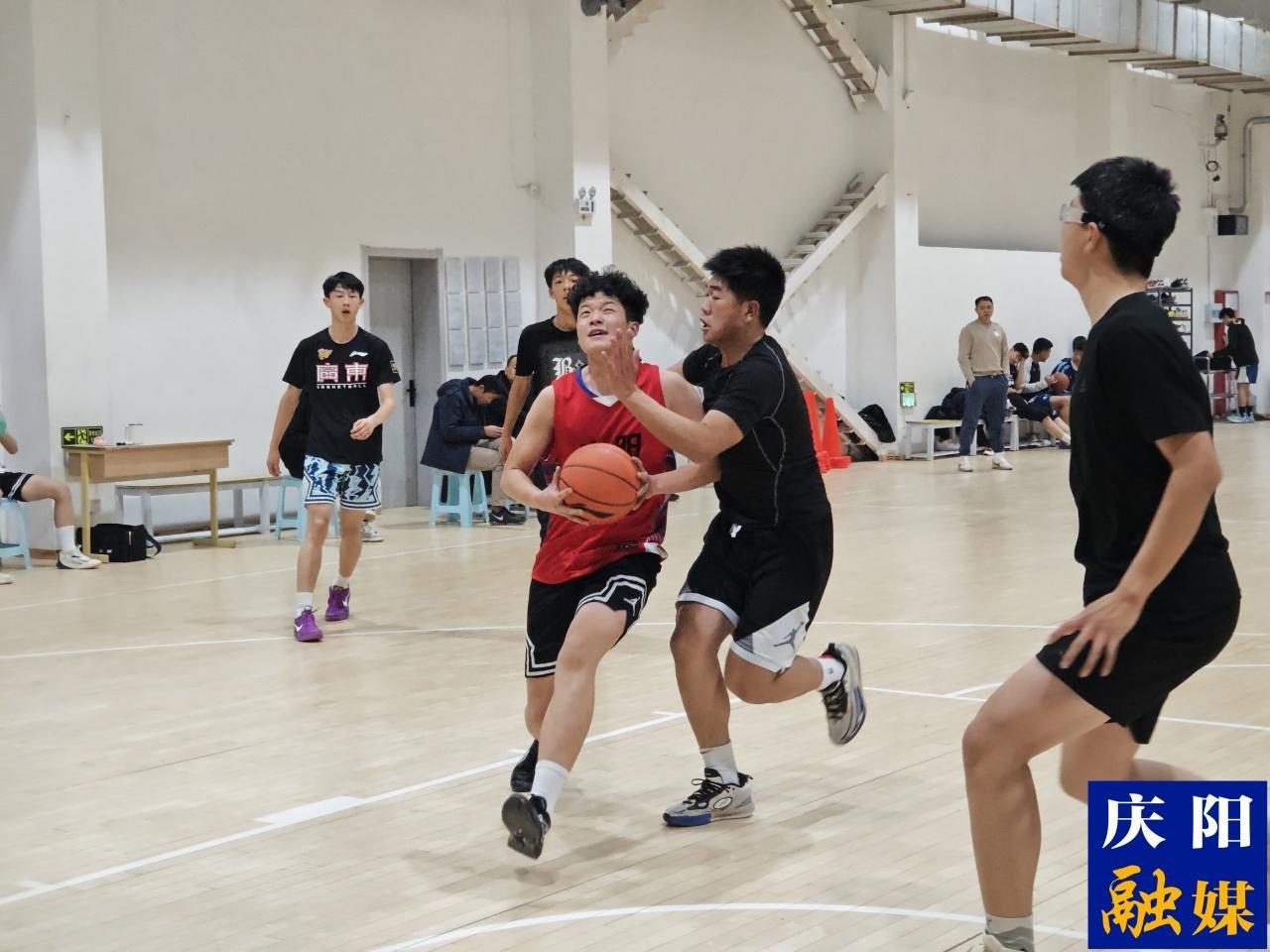 慶陽市青少年籃球隊(duì)赴陜西集訓(xùn)備戰(zhàn)省十六屆運(yùn)動(dòng)會(huì)