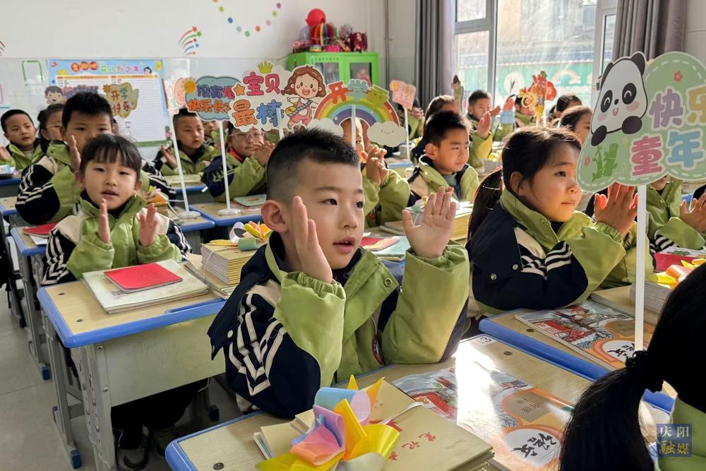 【攝影報(bào)道】開啟新學(xué)期  翻開學(xué)習(xí)新一頁(yè)