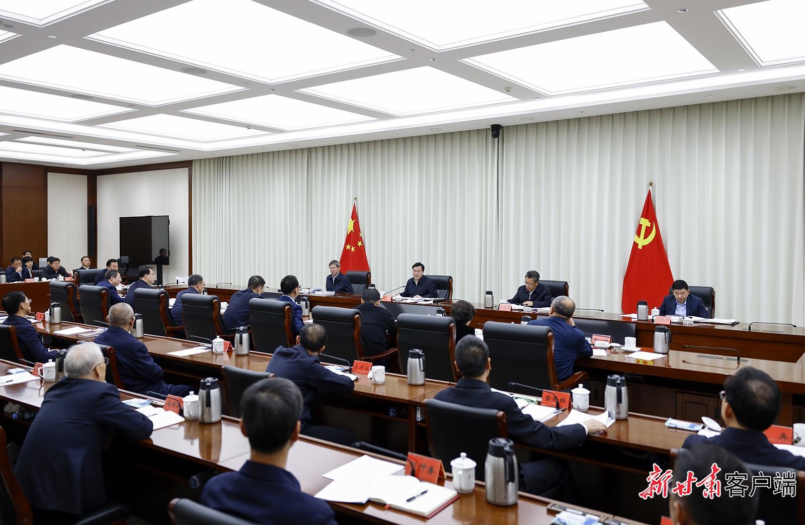 胡昌升在省委常委會開展深入貫徹中央八項規(guī)定精神學習教育讀書班第一次集中學習時強調(diào)：切實做到學有質(zhì)量 不斷推動學習教育走深走實 任振鶴石謀軍參加