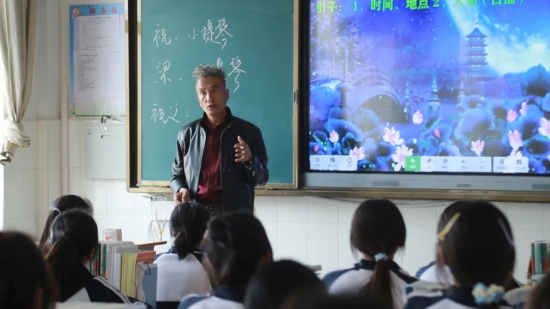 黃土高原上的音符播種者——記正寧縣音樂(lè)協(xié)會(huì)主席康舉民和他的隴蛙合唱團(tuán)