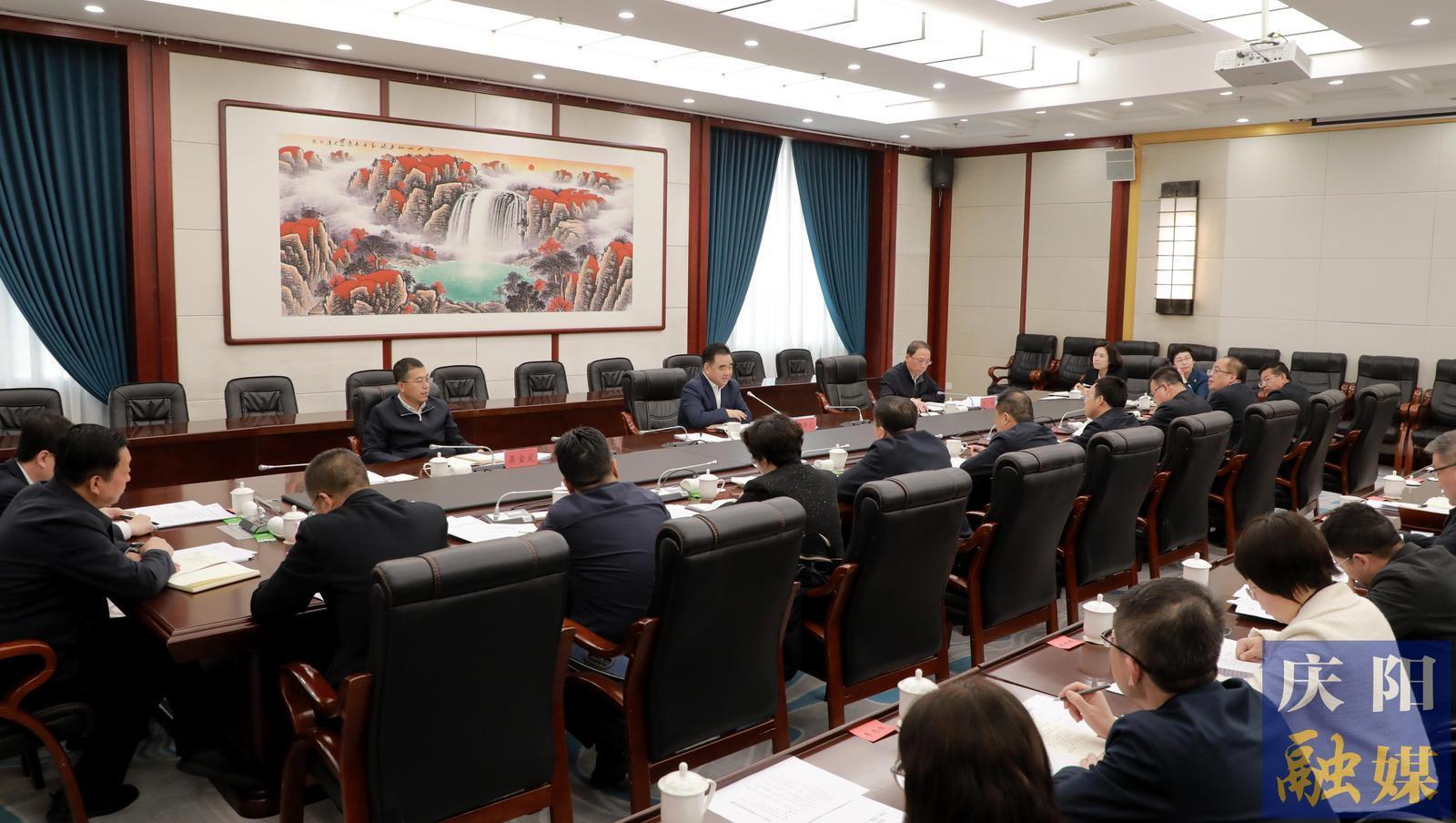 慶陽市委人才工作領(lǐng)導小組會議召開 黃澤元出席并講話